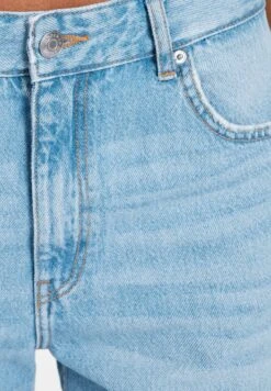 BERSHKA Jeansy Straight Leg - Light Blue Denim -Fashion Pol 050d390b11284875b6d25922034c1b9e