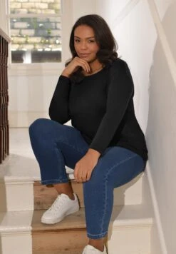 CURVED HEM - Bluzka - Black -Fashion Pol 07495e9709a4466b9018e73203462eff