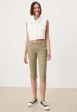 QS By S.Oliver SLIM : CORSAIRE AU STYLE SOIGNÉ - Szorty Jeansowe - Light Green -Fashion Pol 09313a9eb9034535b08e7abf0d554447