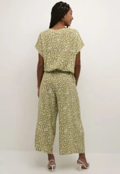 Kaffe KAIDA - Kombinezon - Green Medium Flower Print -Fashion Pol 1c9c0cb6a1b64b3a86544493e784a234