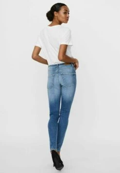 Vero Moda VMSOPHIA - Jeansy Skinny Fit - Light Blue Denim -Fashion Pol 21861df6aef2408aa3785b1bb2b64cb1