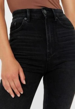 Stradivarius Jeansy Skinny Fit - Black Denim -Fashion Pol 262bc480e11c4795bfb8e83c40a5c4a6