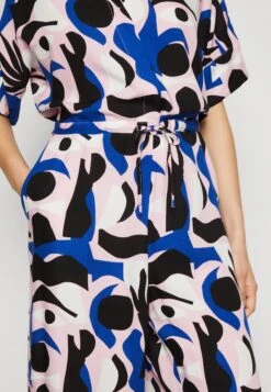 Monki Kombinezon - Pink Lisendna -Fashion Pol 27d6887ceb3c4941bbd04d856285f9de