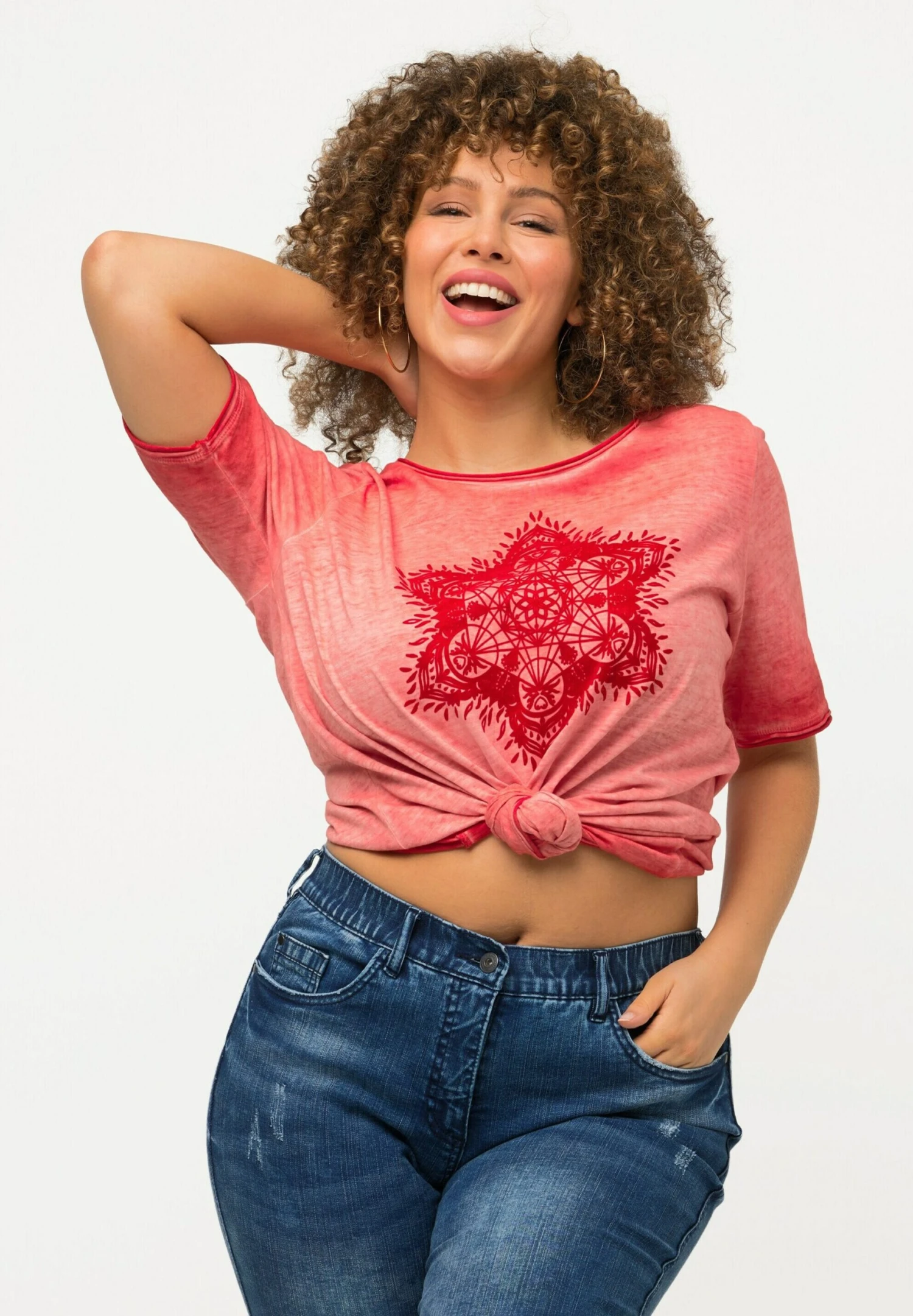 Ulla Popken T-shirt Z Nadrukiem - Poivrons Rouges 3 Ulla Popken T-shirt Z Nadrukiem - Poivrons Rouges - obrazek 3