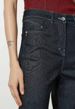 Patrizia Pepe COMFORT - Jeansy Dzwony - Midnight Navy Wash 8 Patrizia Pepe COMFORT - Jeansy Dzwony - Midnight Navy Wash -Fashion Pol 3a8315bf8429490aa5ce6803ddefffe2