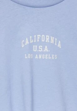 PULL & BEAR CROPPED SHORT SLEEVE - T-shirt Z Nadrukiem - Blue -Fashion Pol 479da0934bdf410988314ad8eb7997fe