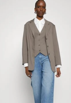 IVY OAK PIXIE - Jeansy Relaxed Fit - Mid Blue -Fashion Pol 49daf6453f8e409691ae29abacaf0acc