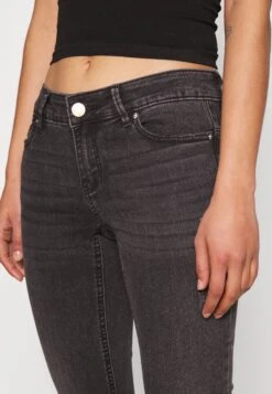Vero Moda SKINNY PUSHUP - Jeansy Skinny Fit - Black Denim 7 Vero Moda SKINNY PUSHUP - Jeansy Skinny Fit - Black Denim -Fashion Pol 4c839f0a4c4d4666bd954c08a45fcbcd