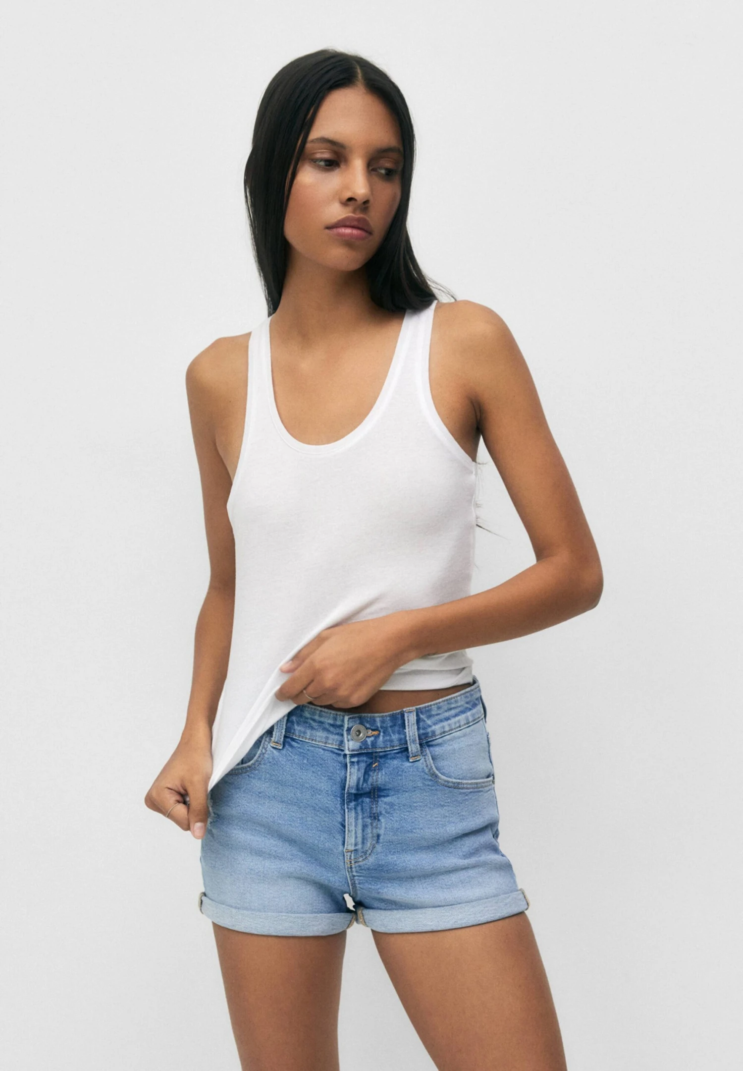 PULL & BEAR WITH TURN-UP HEMS - Szorty Jeansowe - Light Blue Denim 1 PULL & BEAR WITH TURN-UP HEMS - Szorty Jeansowe - Light Blue Denim