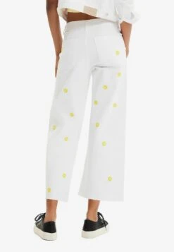 Desigual DAISY CROPPED CULOTTE - Jeansy Dzwony - White -Fashion Pol 594c3c30a16247c4af1ad32d5258ca7a
