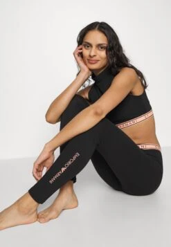 Emporio Armani Spodnie Od Piżamy - Black -Fashion Pol 5acc050cdeee44789ce9a68c1374f96a