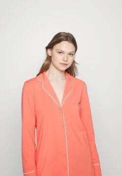 ESPRIT NIGHTSHIRT LONG SLEEVE - Koszula Nocna - Coral -Fashion Pol 63b9c9edc192403a96edc72b2416a8a1