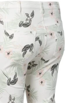 Zizzi CAPRI - Jeansy Slim Fit - White Flower Aop -Fashion Pol 6b069f05095a40a281fa02bd1cbfc37c