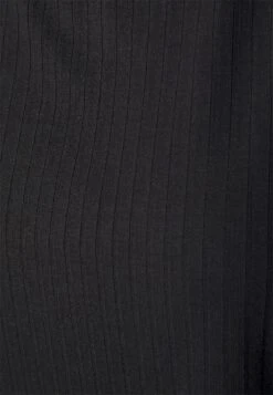 Pieces PCKYLIE CROP - Top - Black 5 Pieces PCKYLIE CROP - Top - Black -Fashion Pol 6d57c00a3753406fa0c6ed04026a7306