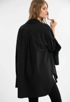 OVERSIZE - Koszula - Black -Fashion Pol 6fae067cb6b5491f91c776ac37fd8c78