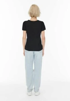 ONLY DETAILREICHES - T-shirt Z Nadrukiem - Black -Fashion Pol 7261ae6ae2254c51ab67b13c51b71f28