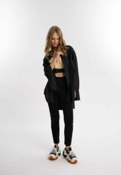 OVERSIZE - Koszula - Black -Fashion Pol 7ea34d83174246c4804e20add76a84a4