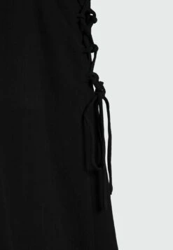 Stradivarius MIT SCHNÜRUNG - Kombinezon - Black -Fashion Pol 8003f2c5c77e4767954a3dc86a4ad1ac