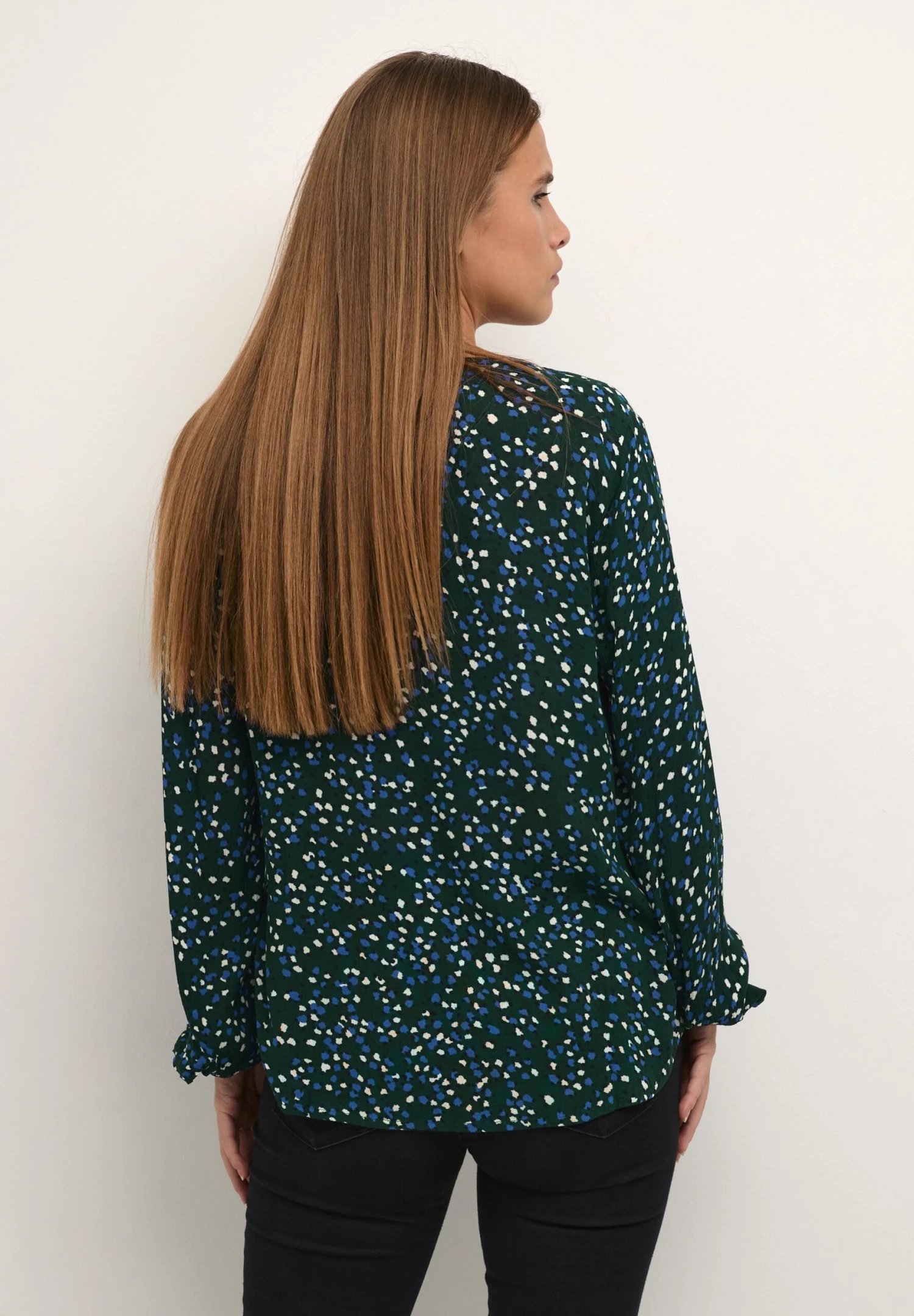 Kaffe KASELLA - Bluzka - Sea Moss Mazarine Blue Dot 3 Kaffe KASELLA - Bluzka - Sea Moss Mazarine Blue Dot - obrazek 3