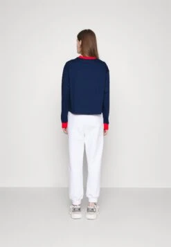 LOVE MOSCHINO Bluzka Z Długim Rękawem - White/blue/red -Fashion Pol 8dd87b1bdc6c4f3d903502423fdb9a12