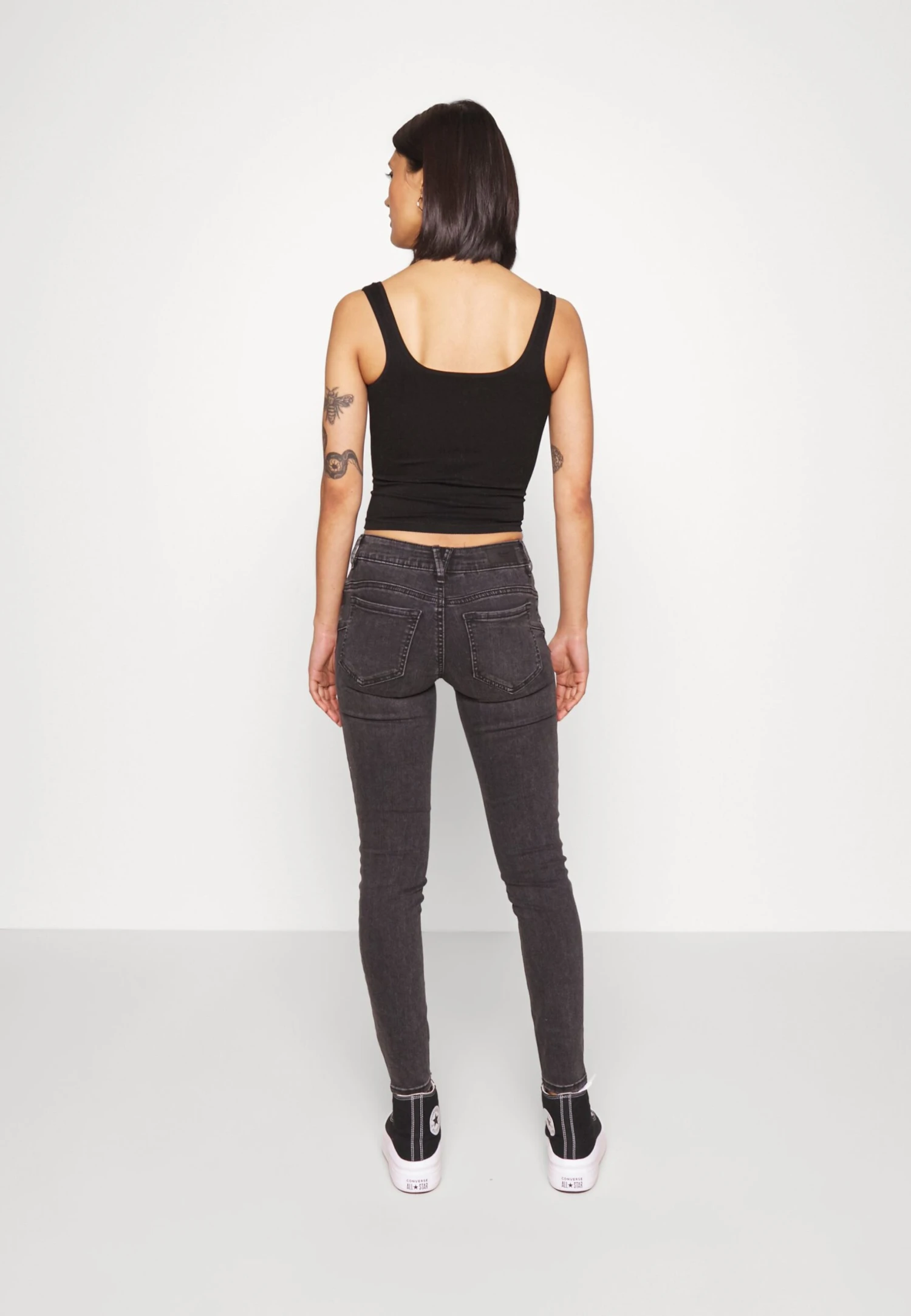 Vero Moda SKINNY PUSHUP - Jeansy Skinny Fit - Black Denim 3 Vero Moda SKINNY PUSHUP - Jeansy Skinny Fit - Black Denim - obrazek 3