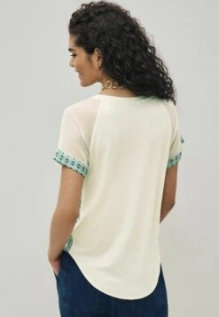 Next SHORT SLEEVE RAGLAN - Bluzka - Ecru Cream Geo -Fashion Pol 9297157c10d04af69f3373abddb6e6c0