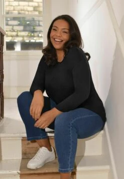 CURVED HEM - Bluzka - Black -Fashion Pol 9544257d55b446ed93150767c9f1aadd