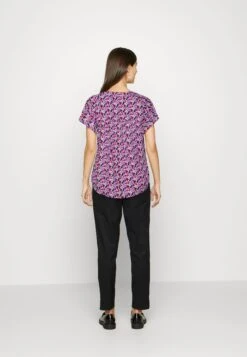 ESPRIT FLUID - T-shirt Z Nadrukiem - Lavender -Fashion Pol 9cf22166153d4e099a61db9af365a3fe