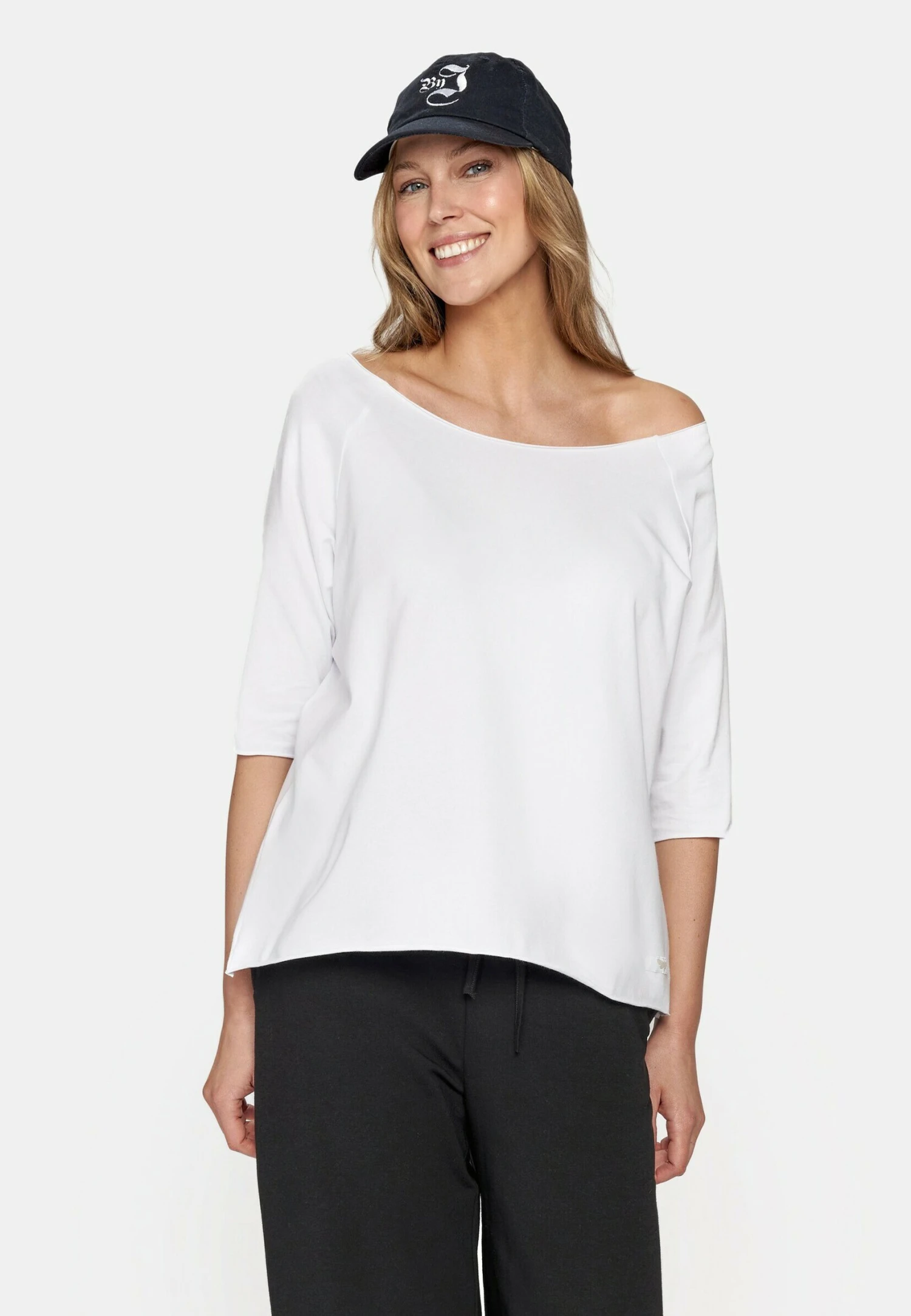 OLIVIA - T-shirt Basic - White 1 OLIVIA - T-shirt Basic - White