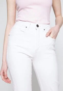 COTTON ON STRAIGHT STRETCH - Jeansy Straight Leg - Whitehaven -Fashion Pol ab2a89ad3bf94f9c909ec75e5c6ac919