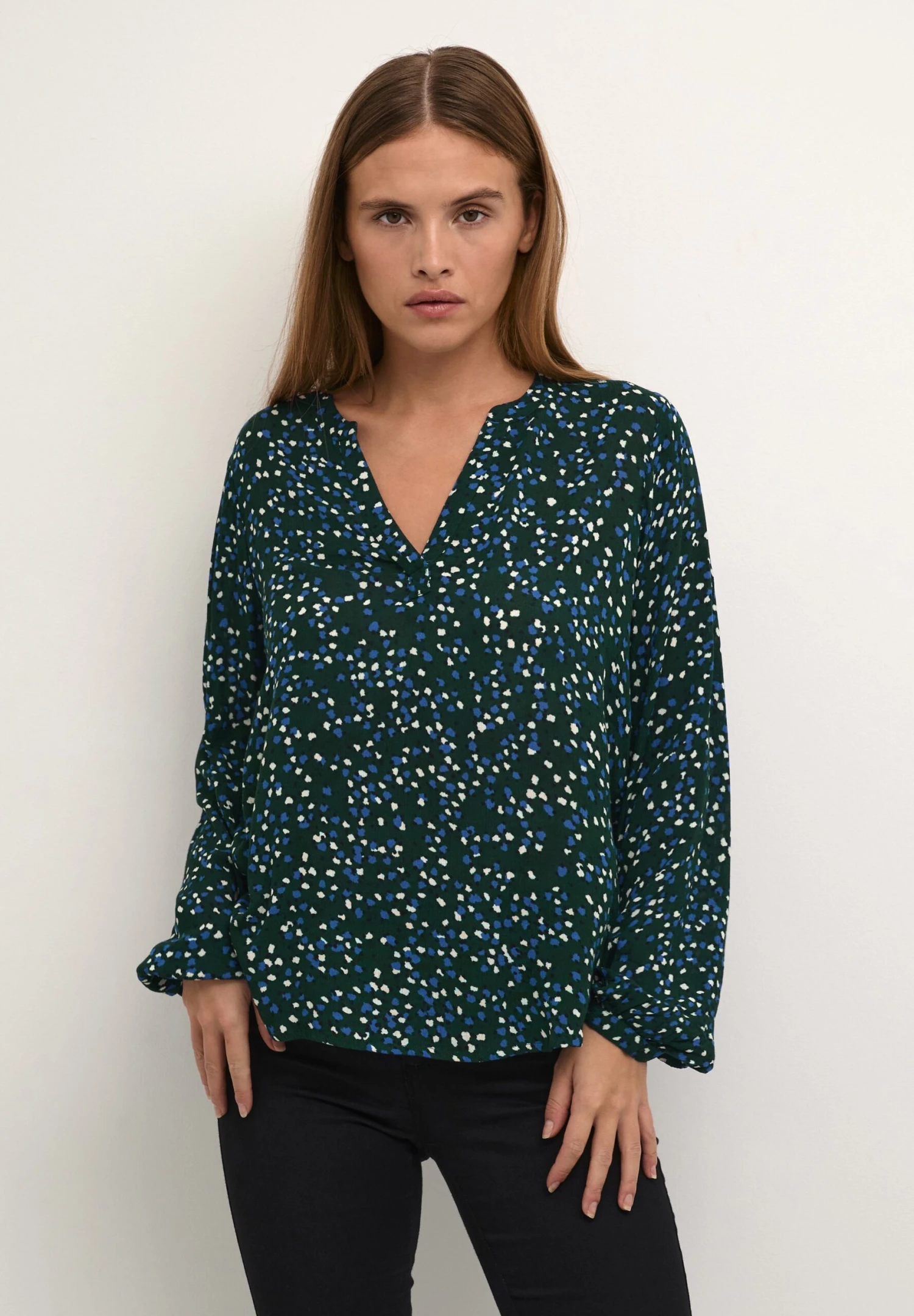 Kaffe KASELLA - Bluzka - Sea Moss Mazarine Blue Dot 1 Kaffe KASELLA - Bluzka - Sea Moss Mazarine Blue Dot