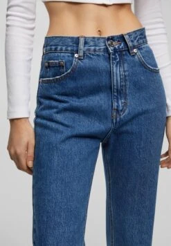 PULL & BEAR MOM FIT - Jeansy Zwężane - Dark-blue Denim -Fashion Pol b48fcde1b1754392aba6994077f7ba74