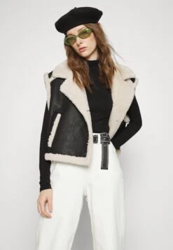 JJXX TOKYO WIDE - Jeansy Bootcut - White Denim 10 JJXX TOKYO WIDE - Jeansy Bootcut - White Denim -Fashion Pol babeb3930f20464b9616b91864e59e88