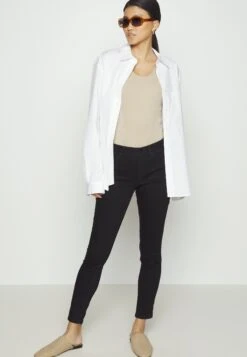 ESPRIT SUS MR SKINNY - Jeansy Skinny Fit - Black Rinse -Fashion Pol bd27fdefb2fc4c5ea76f7992a4847bbb