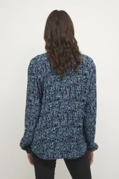 Kaffe KASELLA - Bluzka - Dark Blue Deep Teal Graphic -Fashion Pol be162545dbf2463ba9ec457484b90dc5