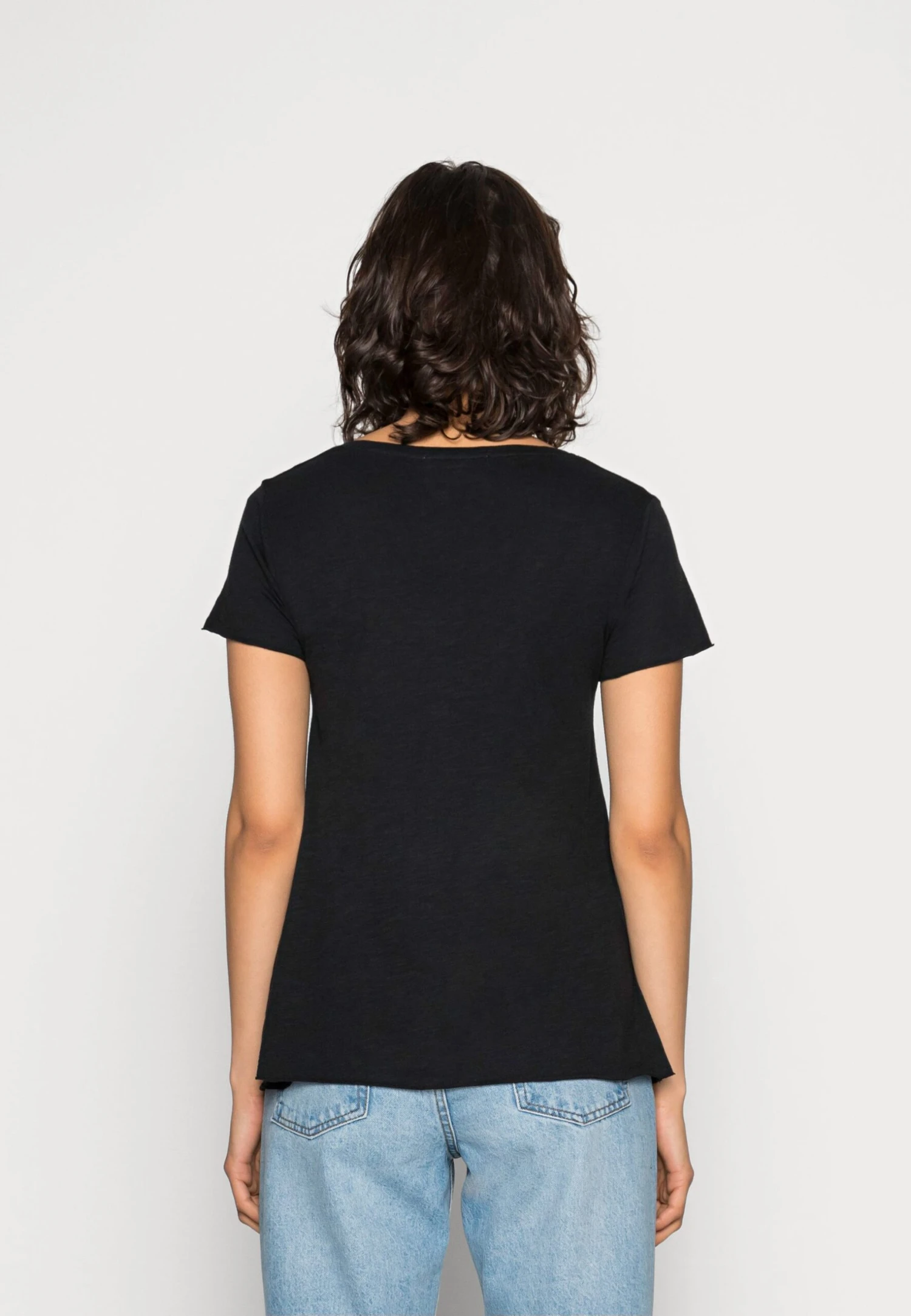 American Vintage JACKSONVILLE V NECK TEE - T-shirt Basic - Noir 3 American Vintage JACKSONVILLE V NECK TEE - T-shirt Basic - Noir - obrazek 3