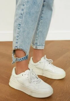 Trendyol Jeansy Slim Fit - Blue -Fashion Pol cb08cabc80304ee998811e1f5a31a67f