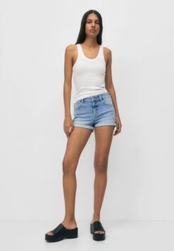 PULL & BEAR WITH TURN-UP HEMS - Szorty Jeansowe - Light Blue Denim 6 PULL & BEAR WITH TURN-UP HEMS - Szorty Jeansowe - Light Blue Denim -Fashion Pol cd0eca4d47d0465e849978abc6c0dd55
