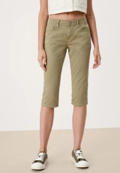 QS By S.Oliver SLIM : CORSAIRE AU STYLE SOIGNÉ - Szorty Jeansowe - Light Green