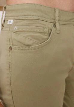 QS By S.Oliver SLIM : CORSAIRE AU STYLE SOIGNÉ - Szorty Jeansowe - Light Green -Fashion Pol d47cc5d743fc420db785d09ddfadd790