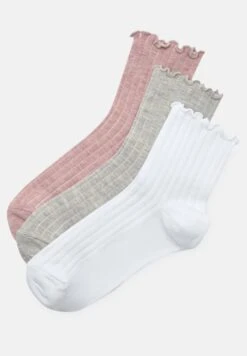 PULL & BEAR PACK OF 3 LETTUCE-EDGE - Skarpety - Pink -Fashion Pol e632ab32cf38413999bad0ff70abe2de