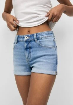 PULL & BEAR WITH TURN-UP HEMS - Szorty Jeansowe - Light Blue Denim 8 PULL & BEAR WITH TURN-UP HEMS - Szorty Jeansowe - Light Blue Denim -Fashion Pol e80c6b7cd68349788785f7840bc1a404