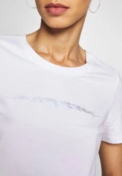 Mister Tee LADIES TRIBAL CROPPED TEE - T-shirt Z Nadrukiem - White -Fashion Pol f61a158d94c34a6e858d10dad0e99d9b