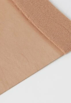 Calzedonia SHEER 3/4 LENGHT 20 DEN - Skarpety - Nude -Fashion Pol f805e3cd1cf74fa8b046cddedfc626d4