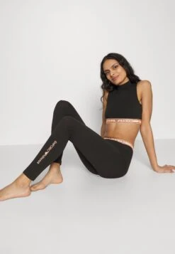 Emporio Armani CROP TOP - Koszulka Do Spania - Nero -Fashion Pol ffc4279863494fa4a3a689dae024a16e